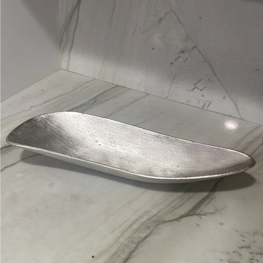 Modern Silver Oval Serving Tray Decor – Sleek Home Dining Centerpiece